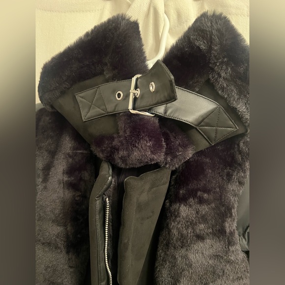 TAHARI FAUX FUR ASYMMETRIC ZIP COAT- like new - Picture 5 of 6